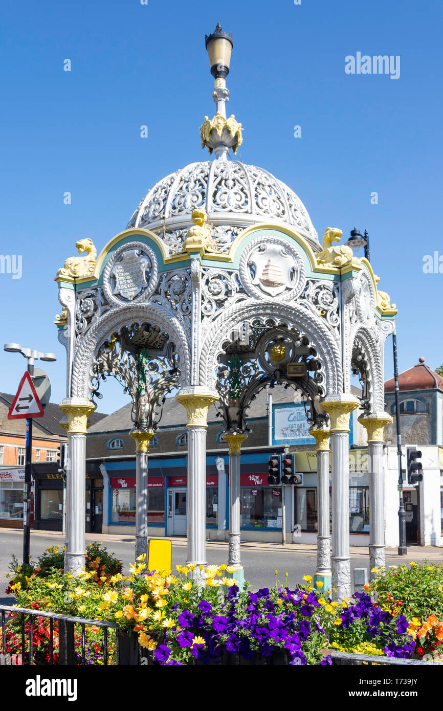 Le roi George V Memorial Fountain dans Broad Street, Mars, Cambridgeshire, Angleterre, Royaume-Uni Banque D'Images