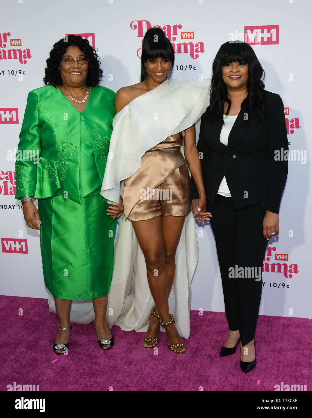 2 mai 2019 - Los Angeles, Californie, USA - 02, mai 2019 - Los Angeles, Californie. Gladys (grand-mère), Ciara et Jackie Harris assiste à VH1â€™â€oeDear Mama : Une lettre d'amour à Momâ » au théâtre à l'Ace Hotel à Los Angeles, Californie. Crédit photo : Billy (Bennight Image Crédit : © Bennight/Zuma sur le fil) Banque D'Images