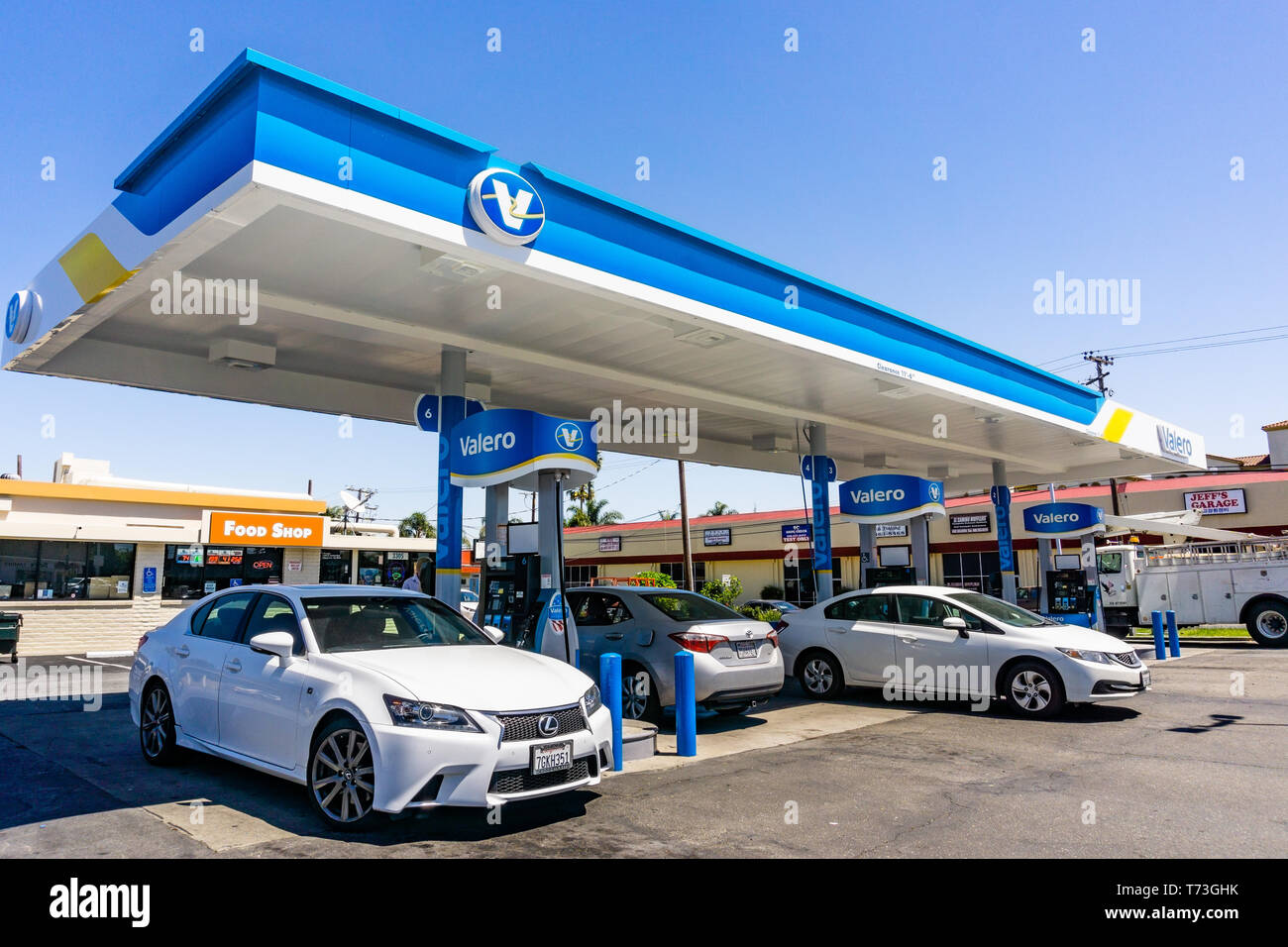 2 mai, 2019 Santa Clara / CA / USA - Valero gas station située dans la baie de San Francisco Banque D'Images
