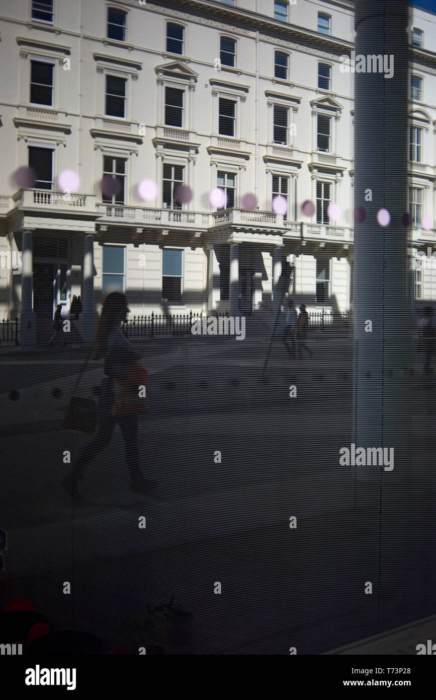 La réflexion par la fenêtre de l'arichtecture construction de l'Imperial College à Londres, Kensington Banque D'Images