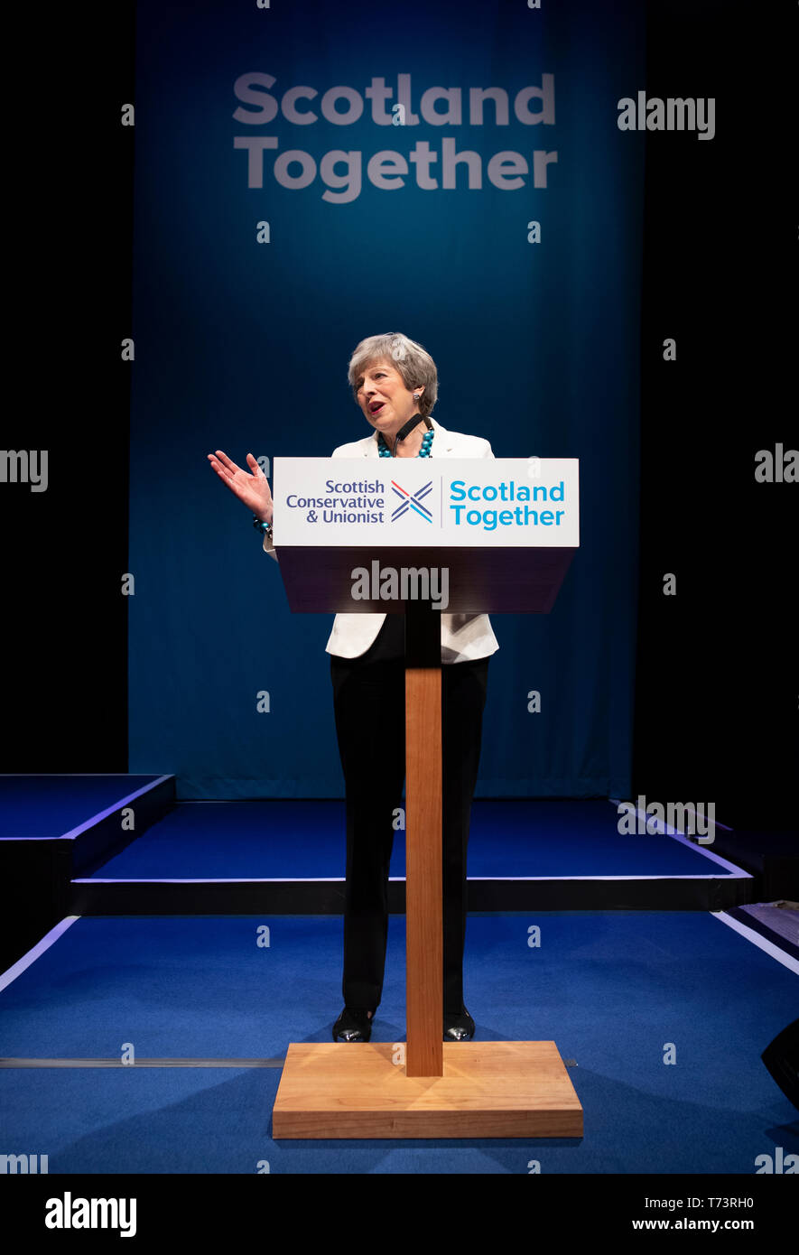 Premier ministre Theresa peut s'adressant aux délégués lors de la fête annuelle des conservateurs écossais conférence à l'Aberdeen Exhibition and Conference Centre. Banque D'Images