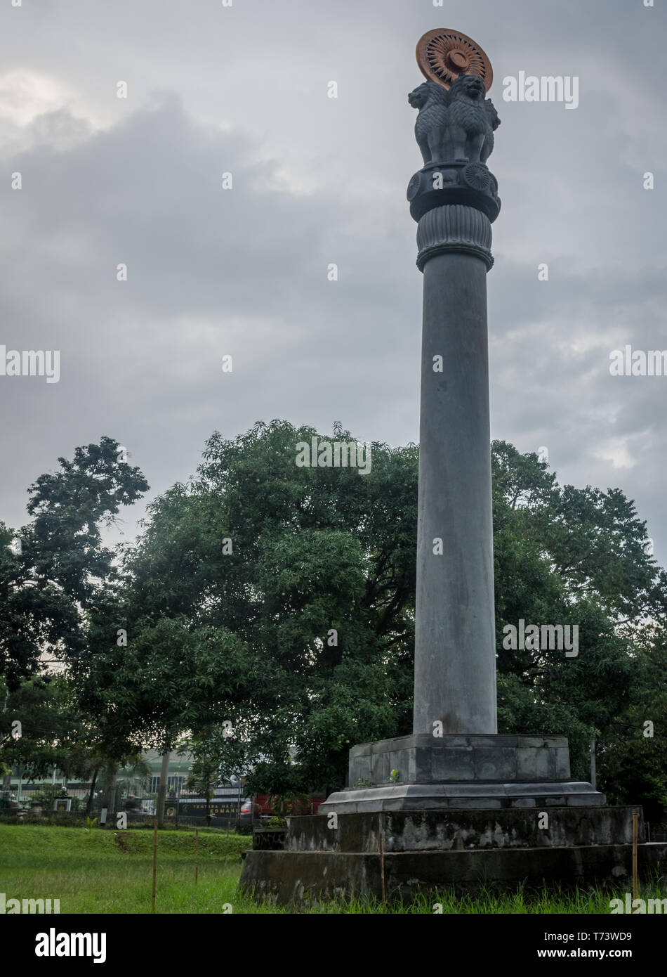 Semarang, Indonésie - le 3 décembre 2017 : Ashoka Tugu de Vihara Buddhagaya Watugong est un monument du lion. Buddhagaya temple bouddhiste Vihara est situé dans Banque D'Images