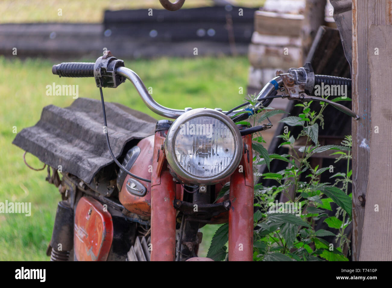 Rapprochée sur une moto vintage et des projecteurs de l'avertisseur sonore. Banque D'Images