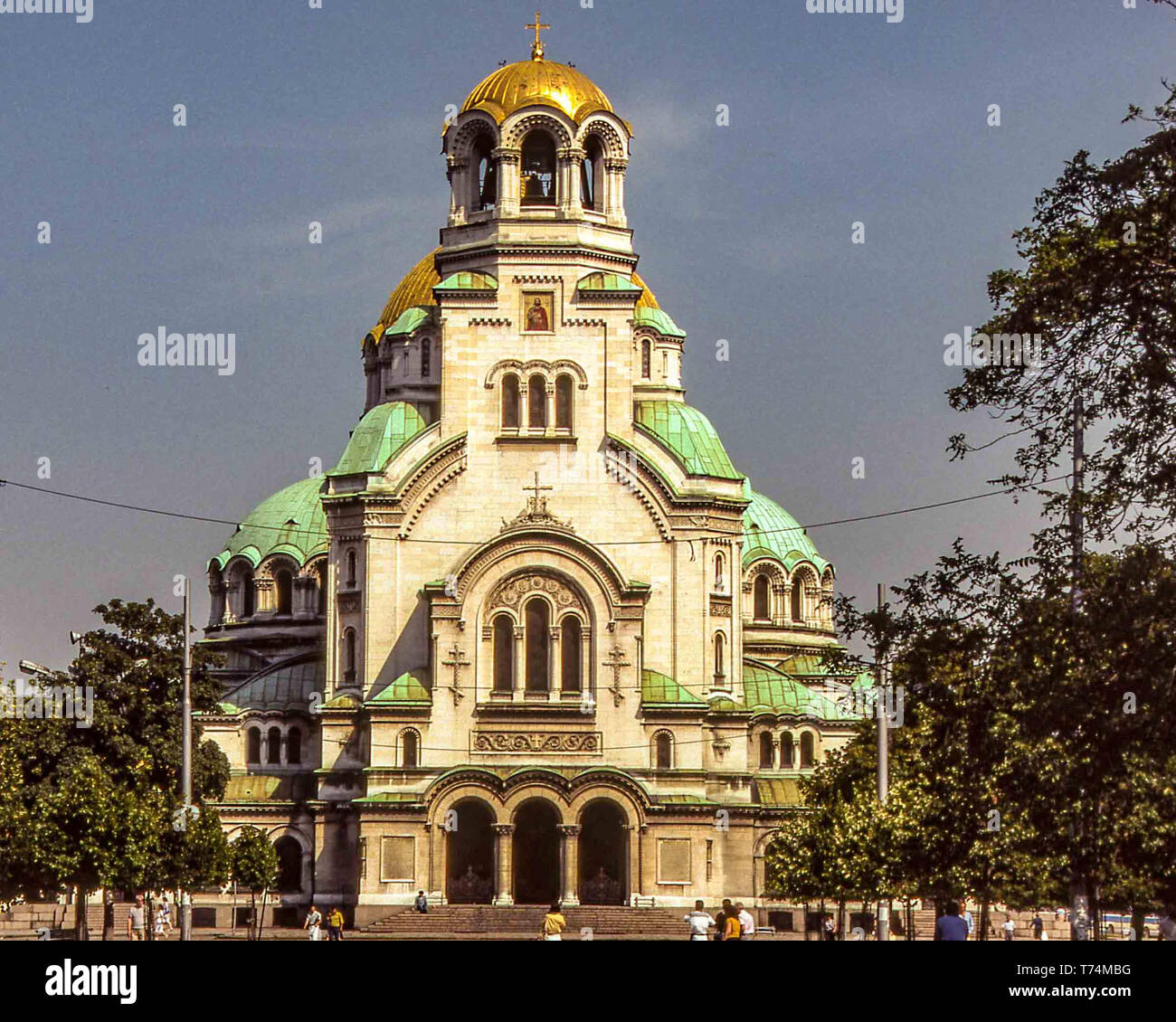 Sofia, Bulgarie. 2 Août, 1991. Le dôme d'or, style néo-byzantin, la cathédrale Alexandre Nevski de Sofia, capitale de Bulgarie, est l'une des plus grandes cathédrales orthodoxes de l'Est et les bâtiments de l'église chrétienne dans le monde et est la principale attraction touristique. Credit : Arnold Drapkin/ZUMA/Alamy Fil Live News Banque D'Images