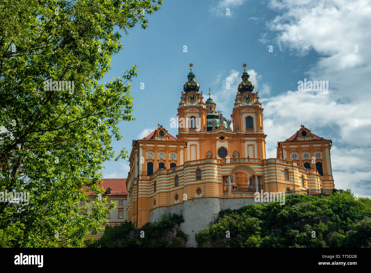 Belle vue sur Stift Melk (Abbaye de Melk)dans la Wachau, situé sur le Danube Banque D'Images Belle vue sur Stift Melk (Abbaye de Melk)dans la Wachau, situé sur le Danube Banque D'Images