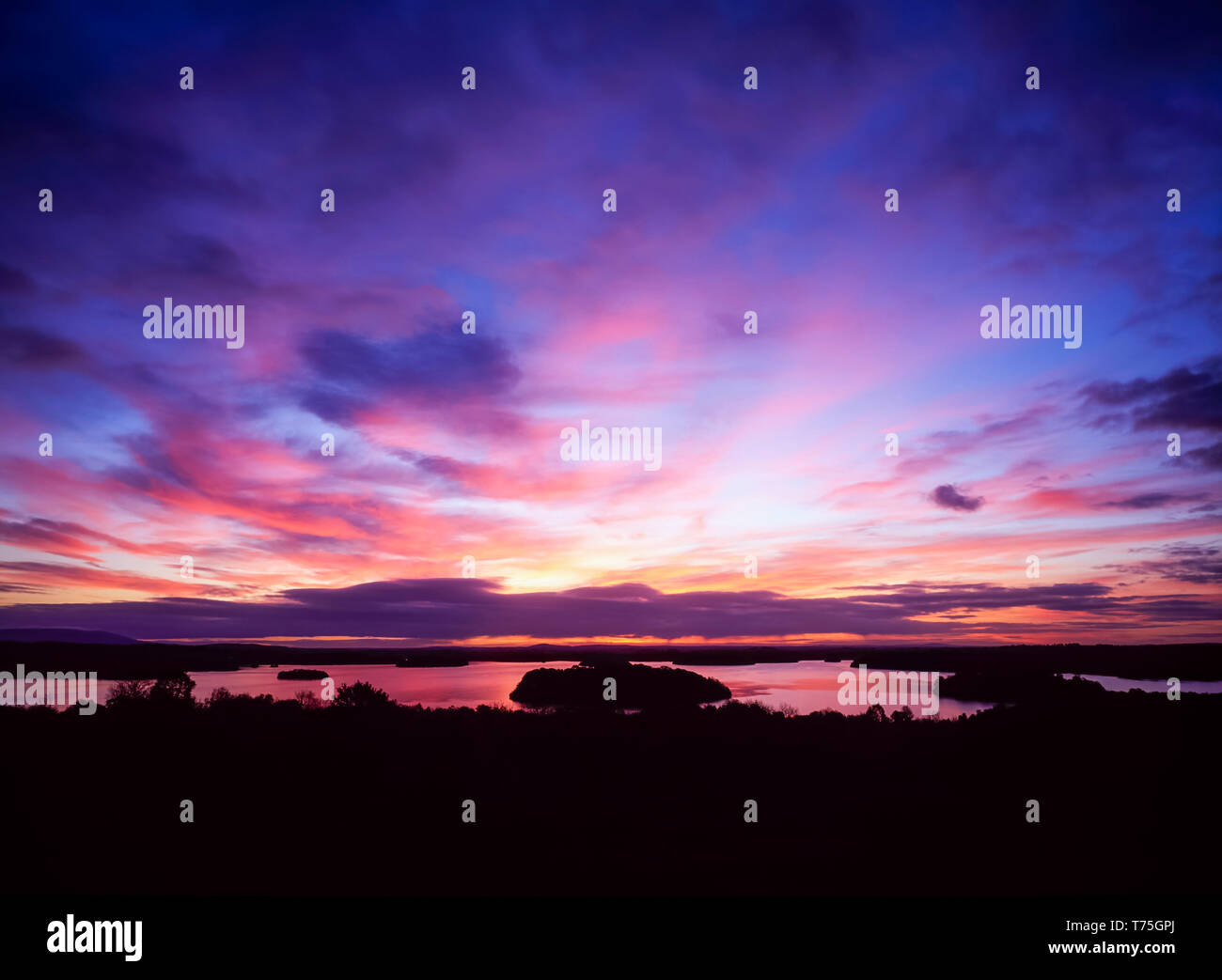 Boyle, Lough Key,Co Roscommon, Irlande ; coucher du soleil sur le Lough Key Banque D'Images