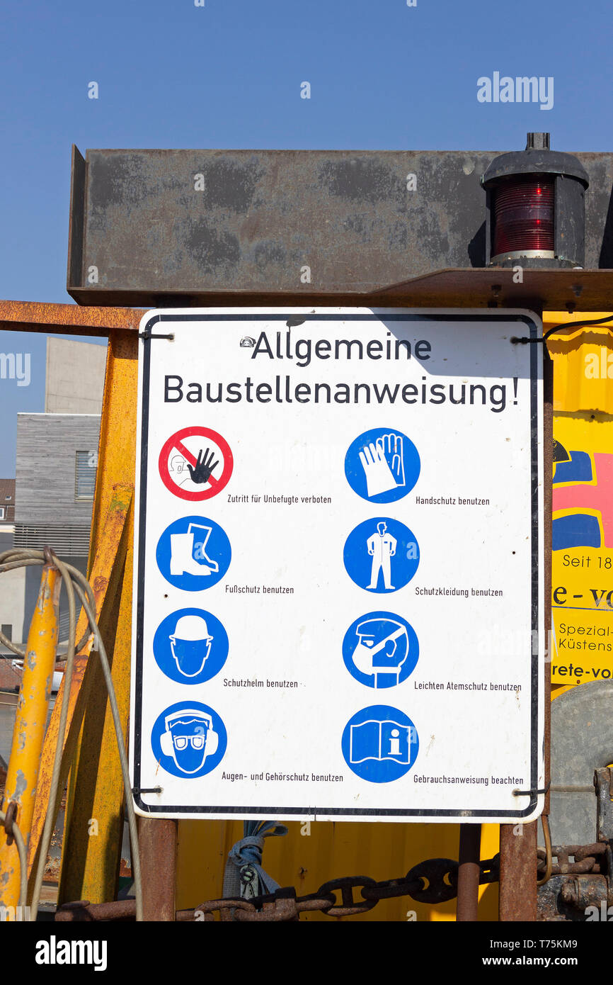 Site de construction panneau d'avertissement sur un bateau, nouveau port, Bremerhaven, Brême, Allemagne Banque D'Images