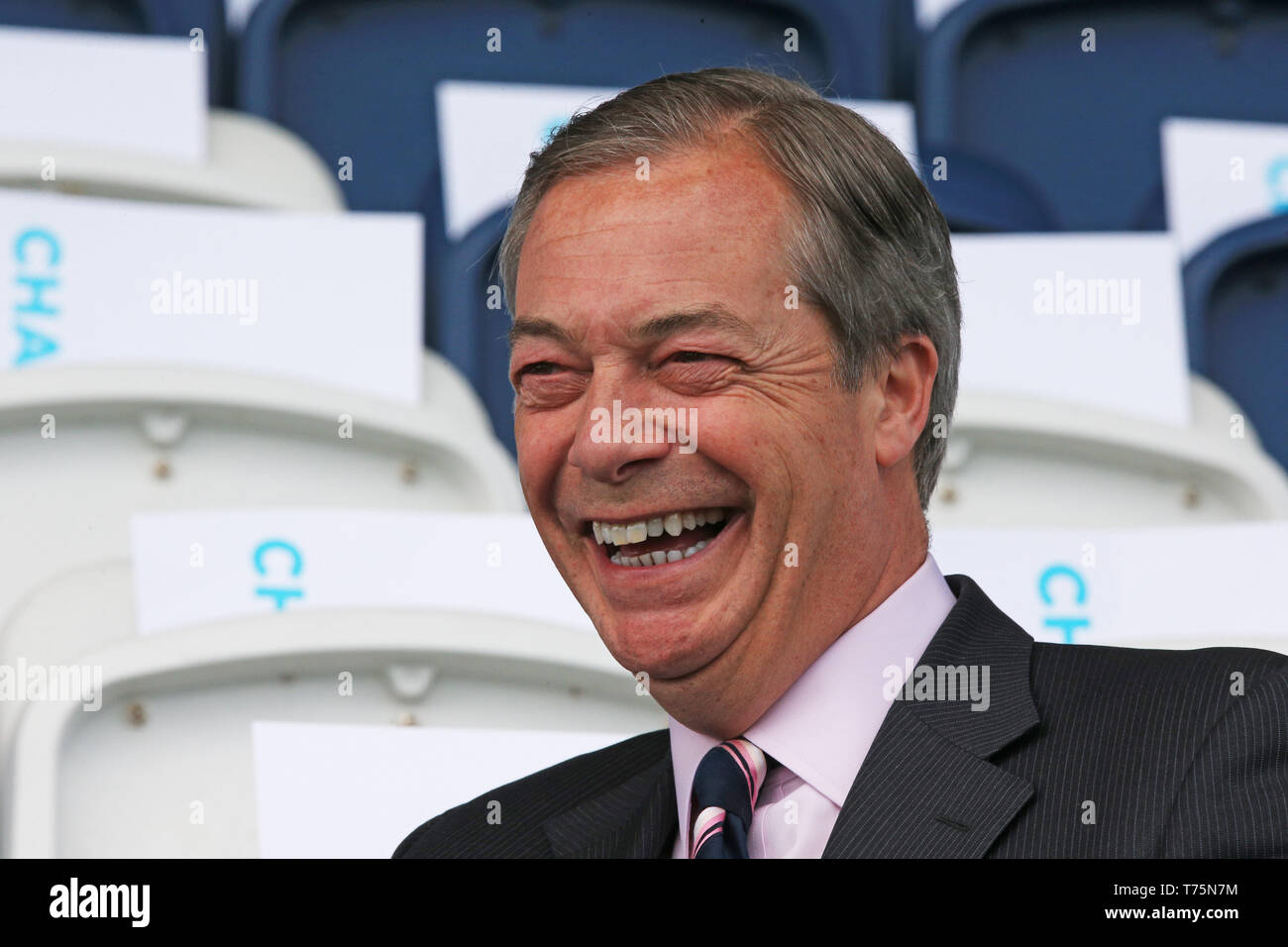 Nigel Farage à un Brexit Partie rassemblement à Mill Farm Sports Village, Wesham, Lancashire. Banque D'Images