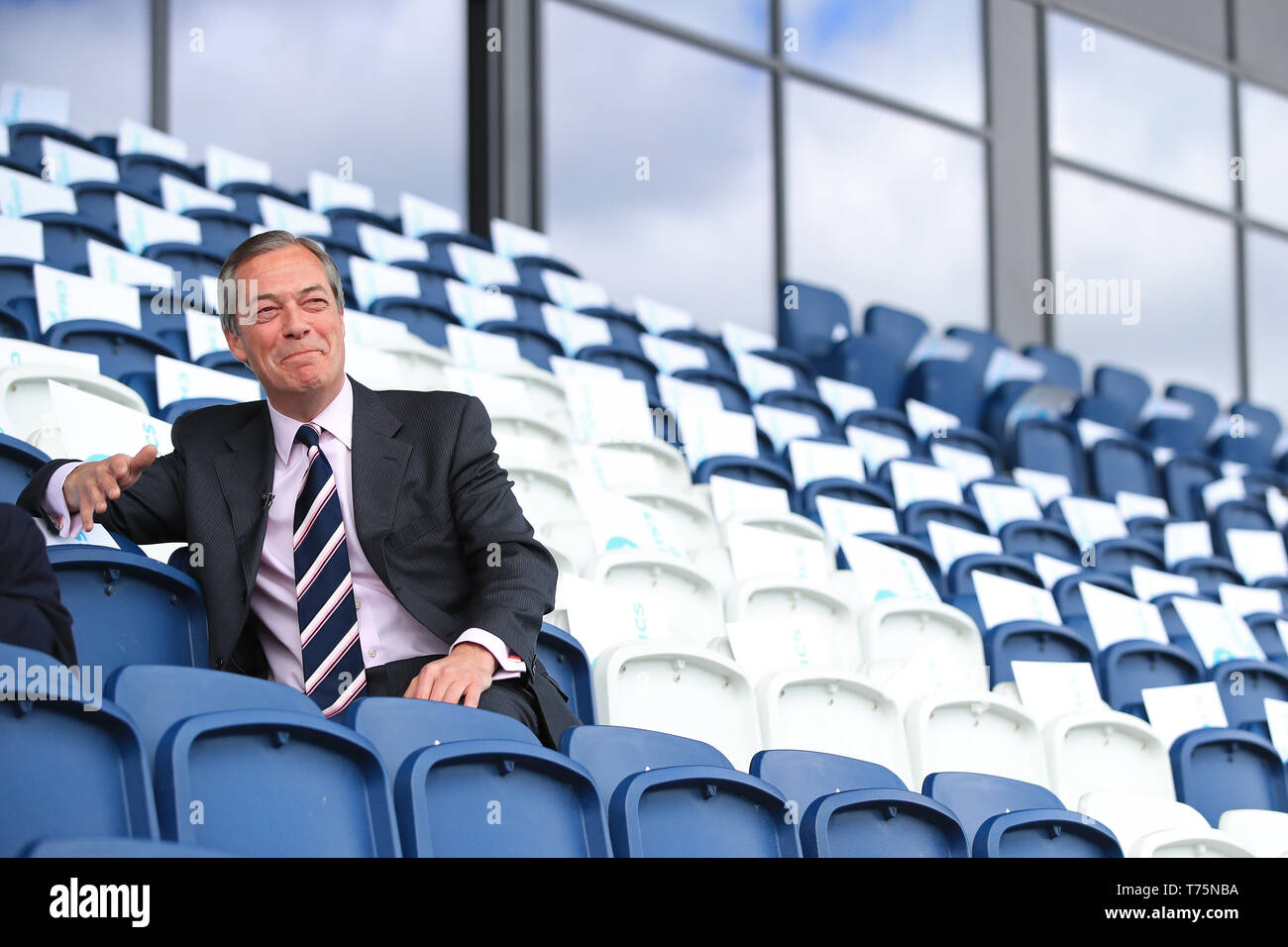 Nigel Farage à un Brexit Partie rassemblement à Mill Farm Sports Village, Wesham, Lancashire. Banque D'Images