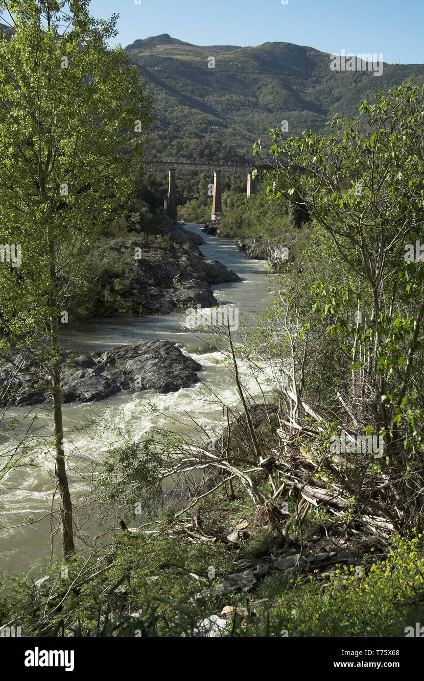 La rivière Golo de revenir à des niveaux normaux après une inondation Corse France Banque D'Images