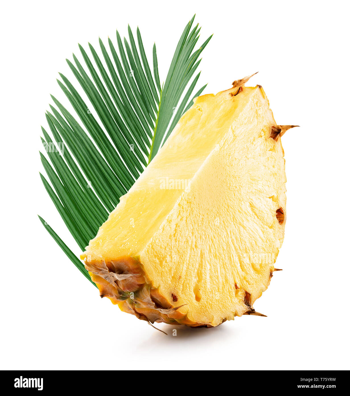 Tranche d'ananas avec feuille isolé sur un fond blanc. Banque D'Images