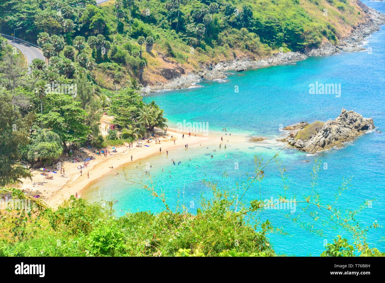 Nai Harn Beach à partir de site d'observation des Moulins à Phuket, Thaïlande Banque D'Images