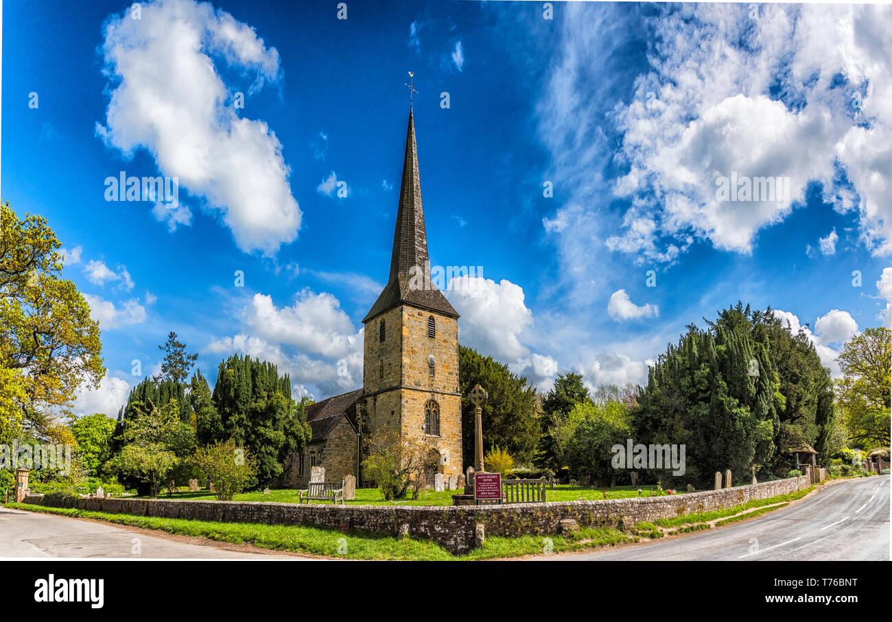 Le 14 siècle, église anglicane de St Peter's dans le village de Kent Hever, la maison ancestrale d'Anne Boleyn, la deuxième épouse du roi Henri VIII Banque D'Images