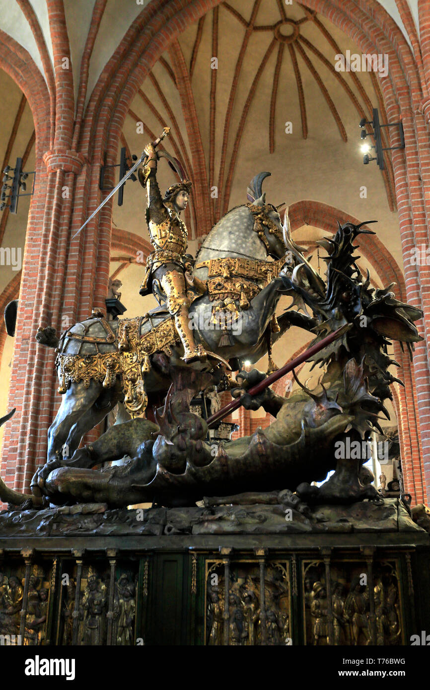 St George et le Dragon sculpture, Sankt Nikolai kyrka Cathédrale, Gamla Stan, Stockholm, Suède, Europe Ville Banque D'Images