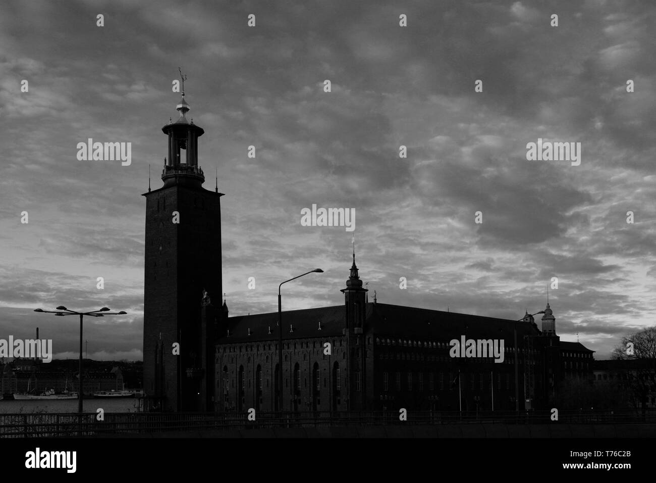 Vue d'hiver de l'Hôtel de Ville sur le lac Malaren, Ville de Stockholm, Suède, Europe City Hall est le lieu de la cérémonie du prix Nobel chaque année sur le Banque D'Images