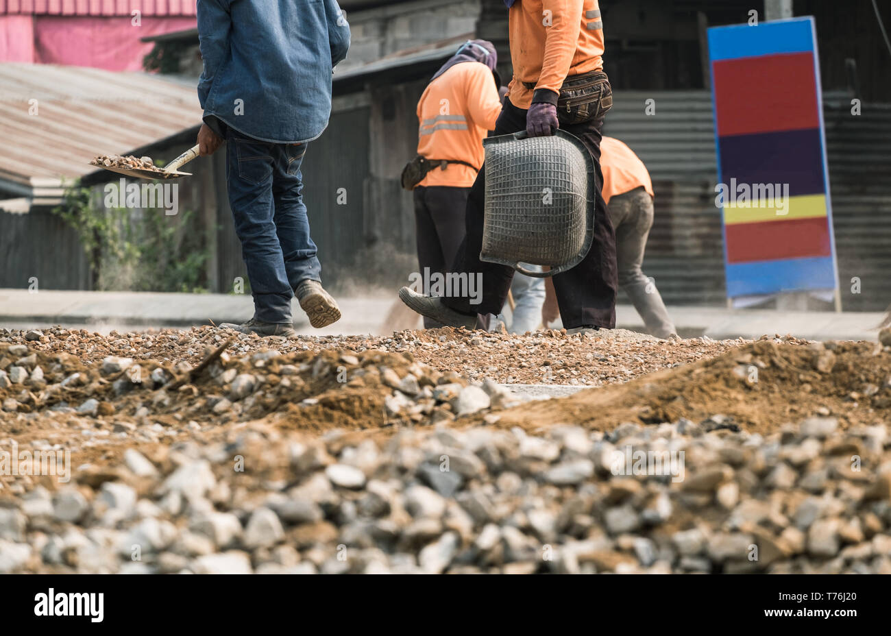 Groupe de travail pour réparer la route Banque D'Images