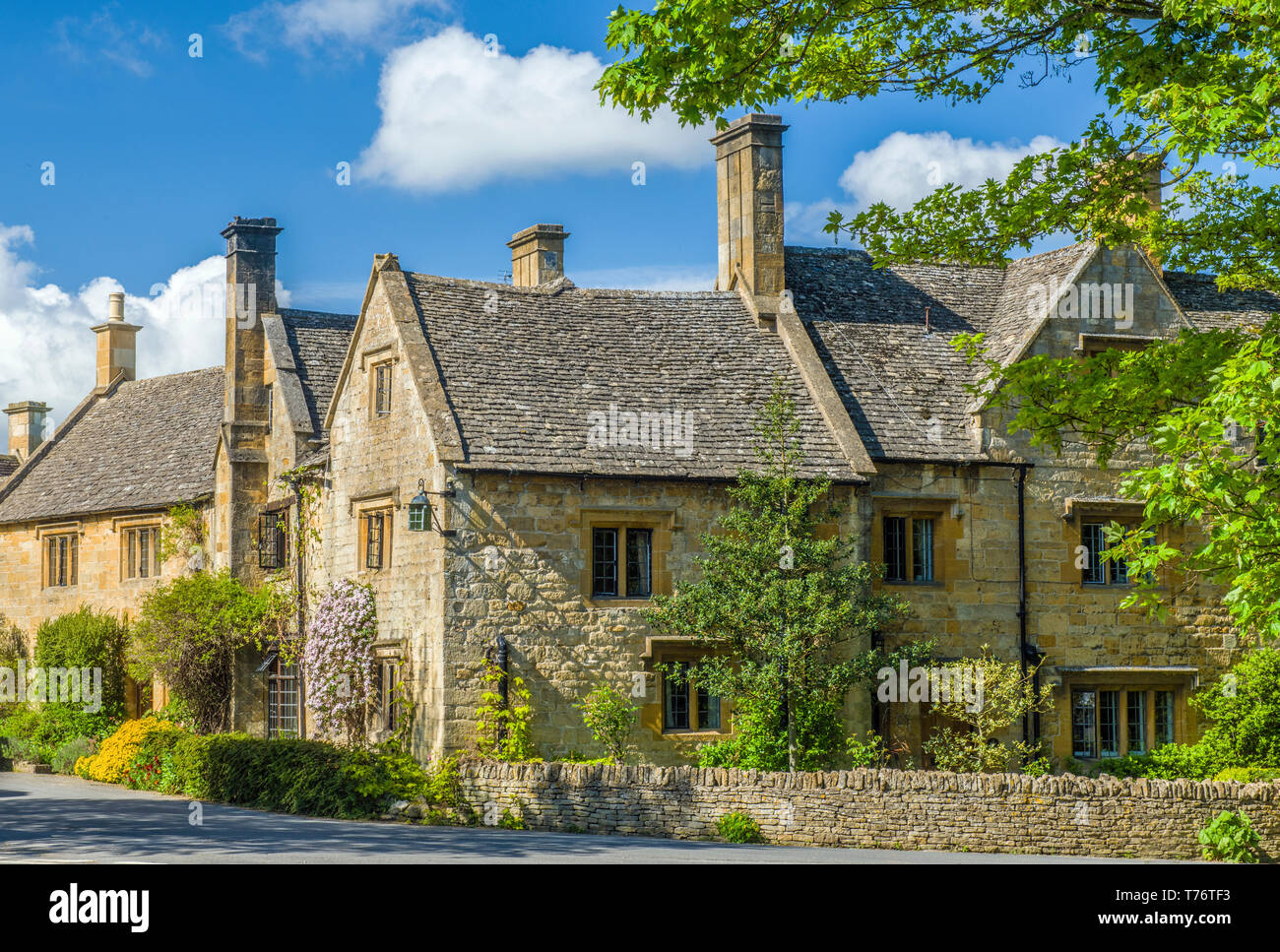 Maisons dans le village rural de Stanton près de Broadway dans les Cotswolds Banque D'Images