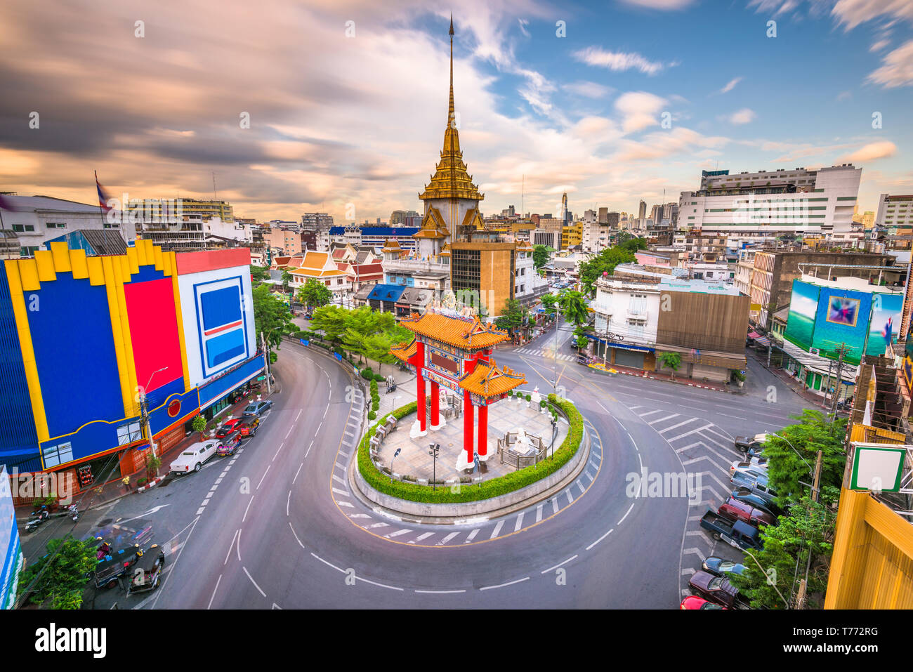 Bangkok, Thaïlande Chinatown rond-point au crépuscule. Banque D'Images