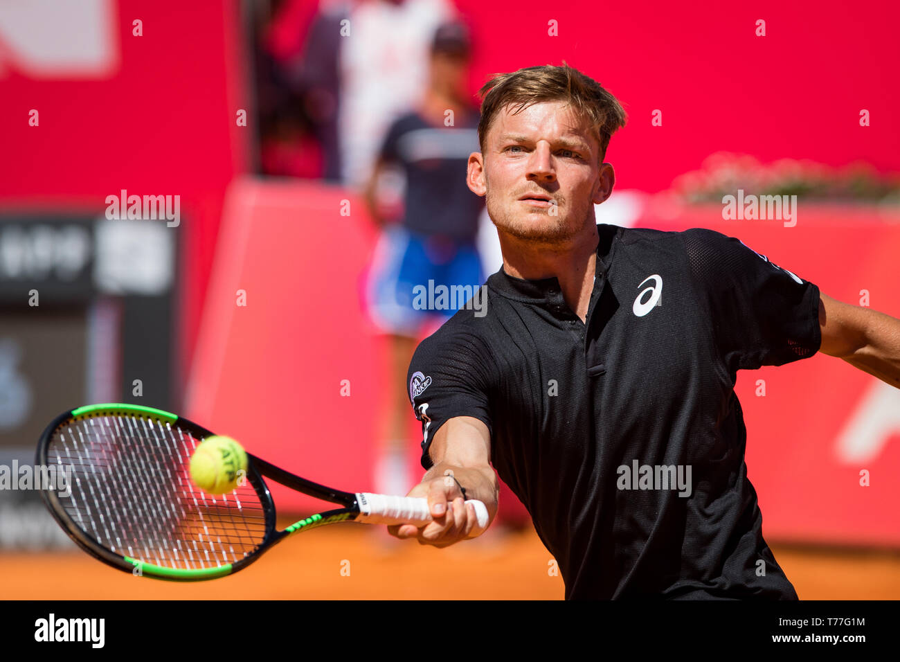 Estoril, Portugal. 04 mai, 2019. David Goffin de Belgique pendant le jeu avec Tsitsipas Stefanos à partir de la Grèce pour la demi-finale de l'ATP Estoril Open du millénaire 250 match de tennis, à Estoril, près de Lisbonne. Credit : SOPA/Alamy Images Limited Live News Banque D'Images