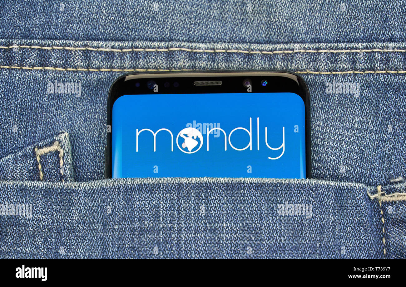 Montréal, Canada - le 23 décembre 2018 : Mondly app android sur Samsung S8 écran. Mondly est une entreprise de haute technologie qui développe un apprentissage des langues freemium pla Banque D'Images