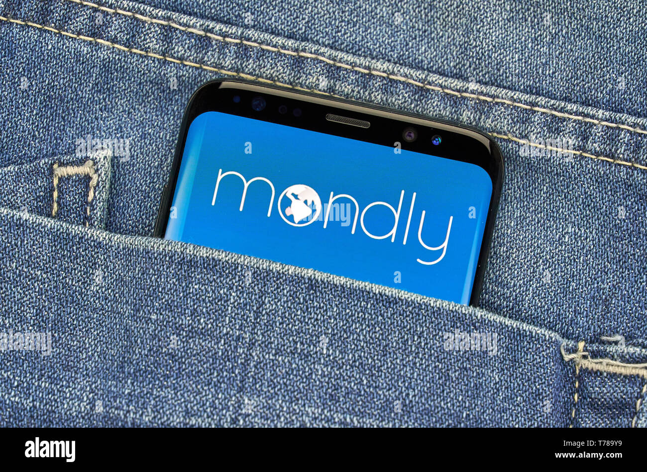 Montréal, Canada - le 23 décembre 2018 : Mondly app android sur Samsung S8 écran. Mondly est une entreprise de haute technologie qui développe un apprentissage des langues freemium pla Banque D'Images