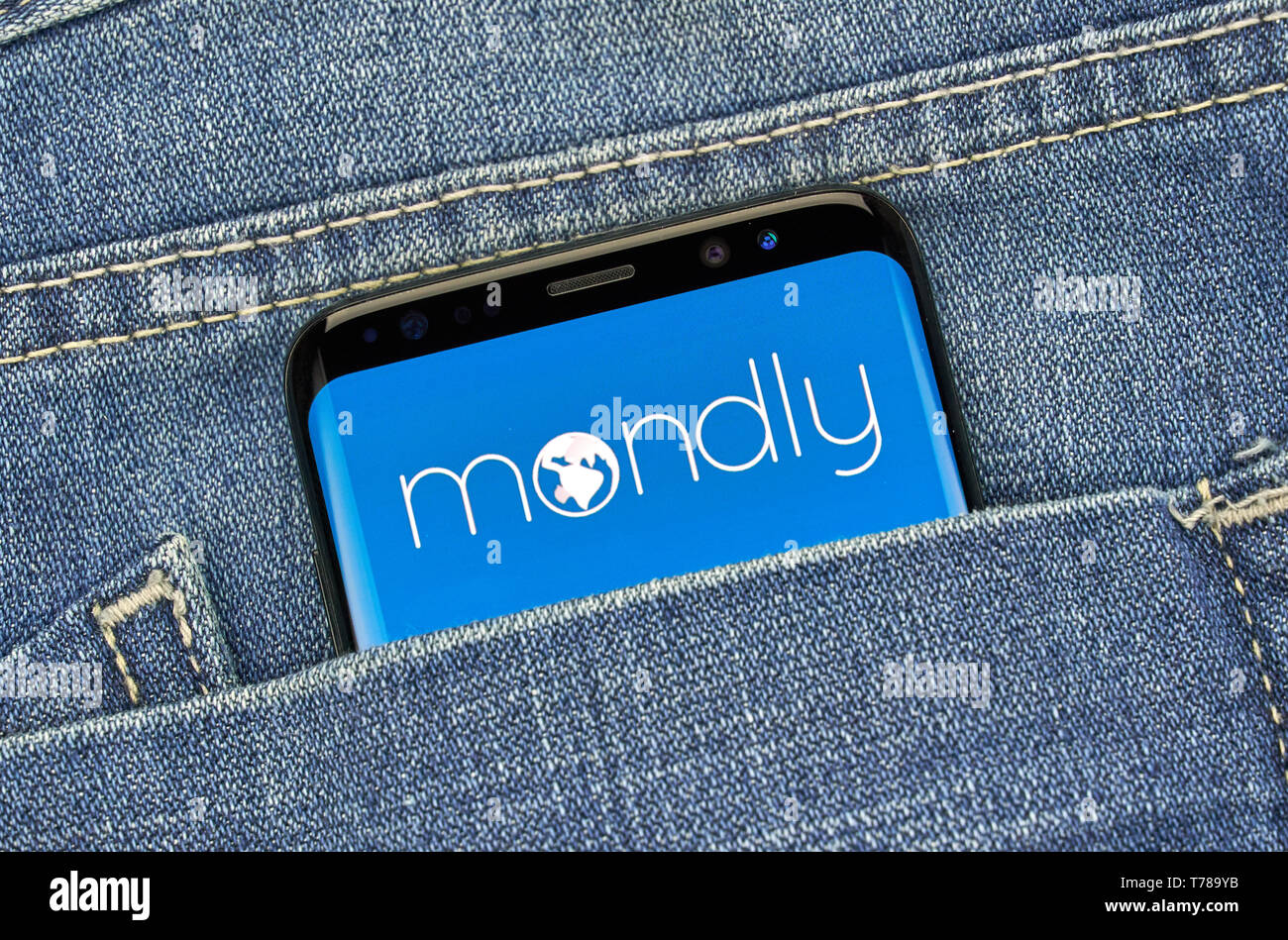 Montréal, Canada - le 23 décembre 2018 : Mondly app android sur Samsung S8 écran. Mondly est une entreprise de haute technologie qui développe un apprentissage des langues freemium pla Banque D'Images