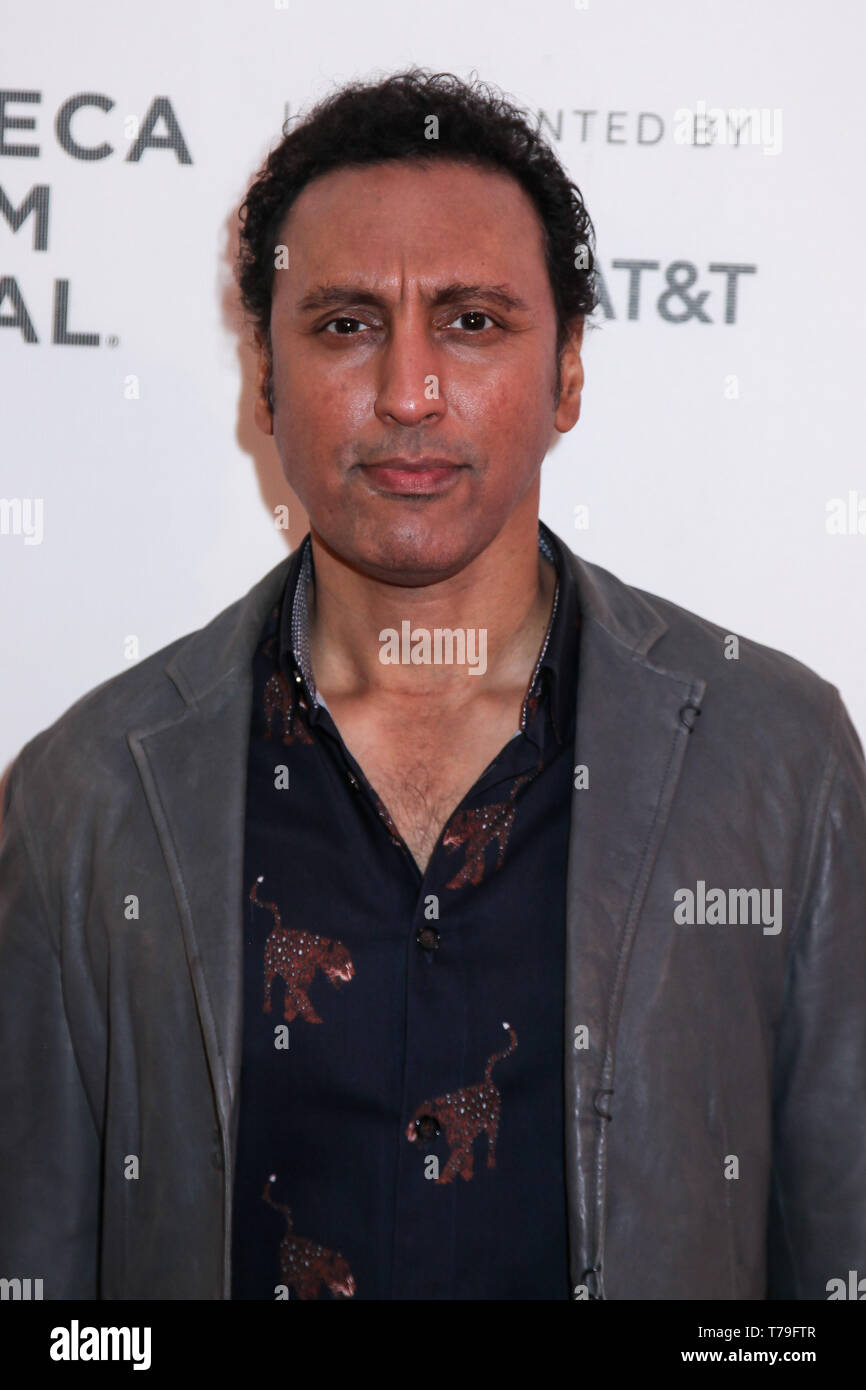 Acteur Aasif Mandvi assiste au "Il faut un fou' 2019 Tribeca Film Festival au Théâtre Stella Artois au BMCC Tribeca Performing Arts Centre Banque D'Images