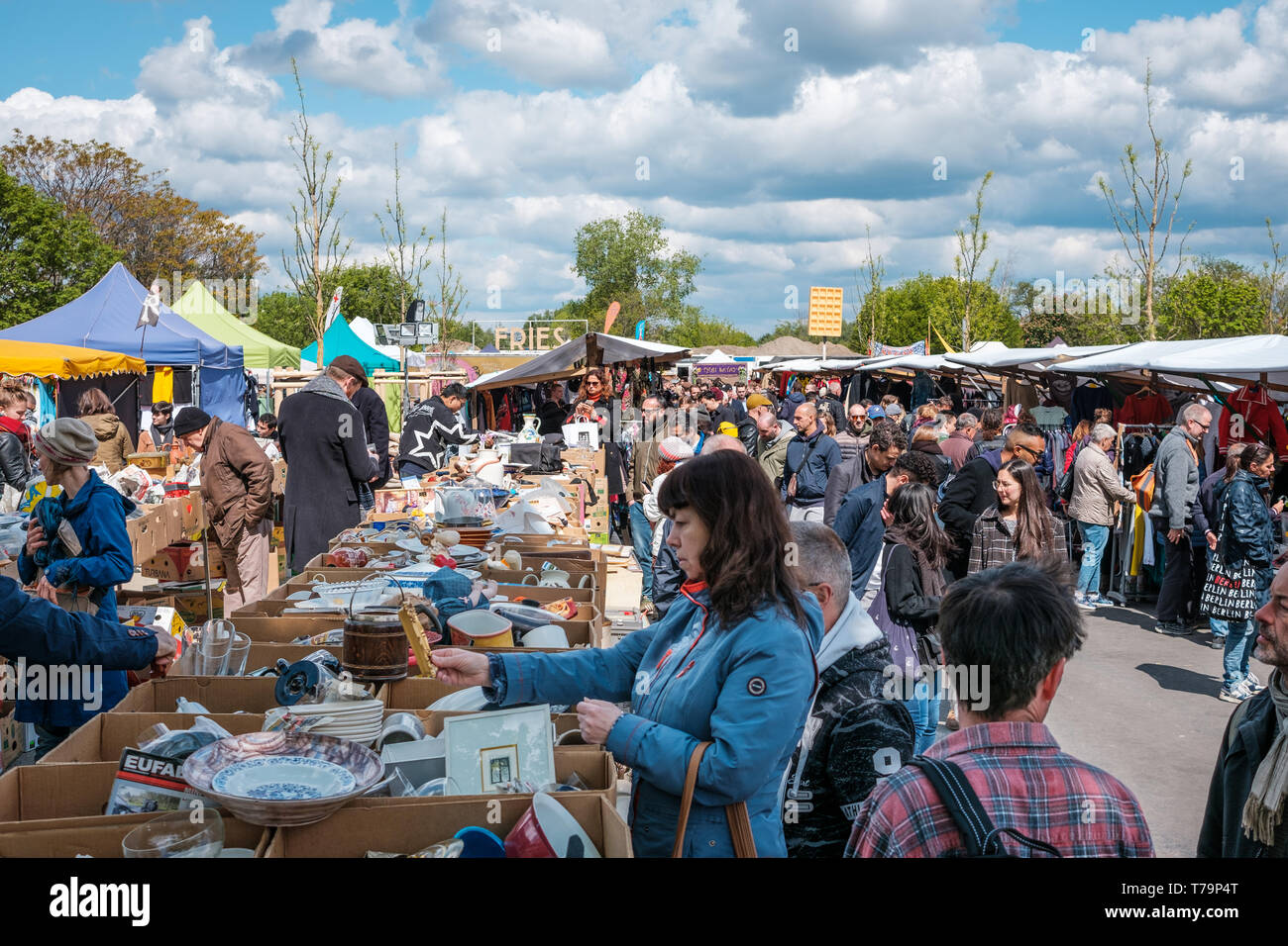 Berlin, Allemagne - Mai 2019 : marché aux puces de Mauerpark le dimanche à Berlin Banque D'Images