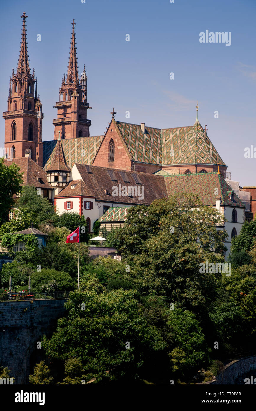 La cathédrale de Bâle Munster sur une journée ensoleillée. La Suisse Banque D'Images