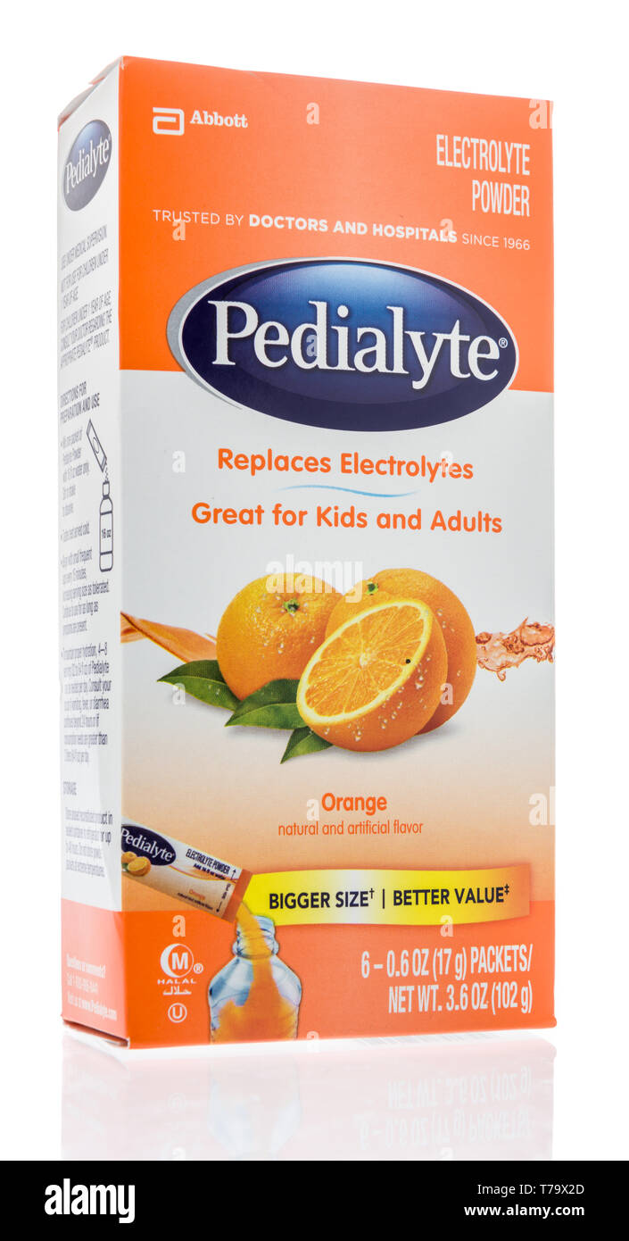 Winneconne, WI - 3 mai 2019 : un paquet de poudre électrolyte Pedialyt Abbott sur une base isolée Banque D'Images
