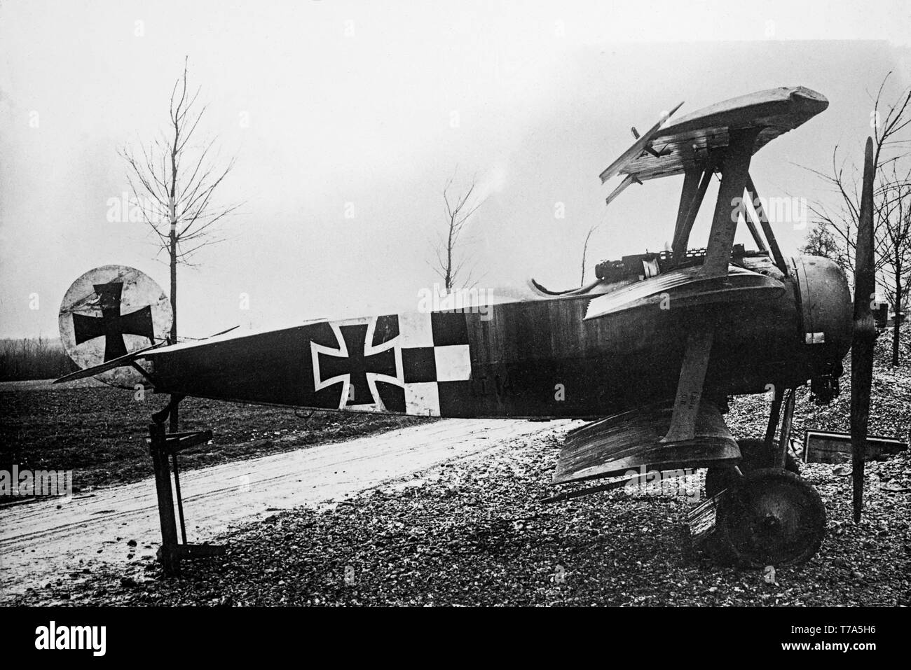 Un triplan Fokker DR.I de la Force aérienne allemande, utilisé pendant la dernière partie de la Première Guerre mondiale. Photographie originale en noir et blanc de l'époque. Banque D'Images