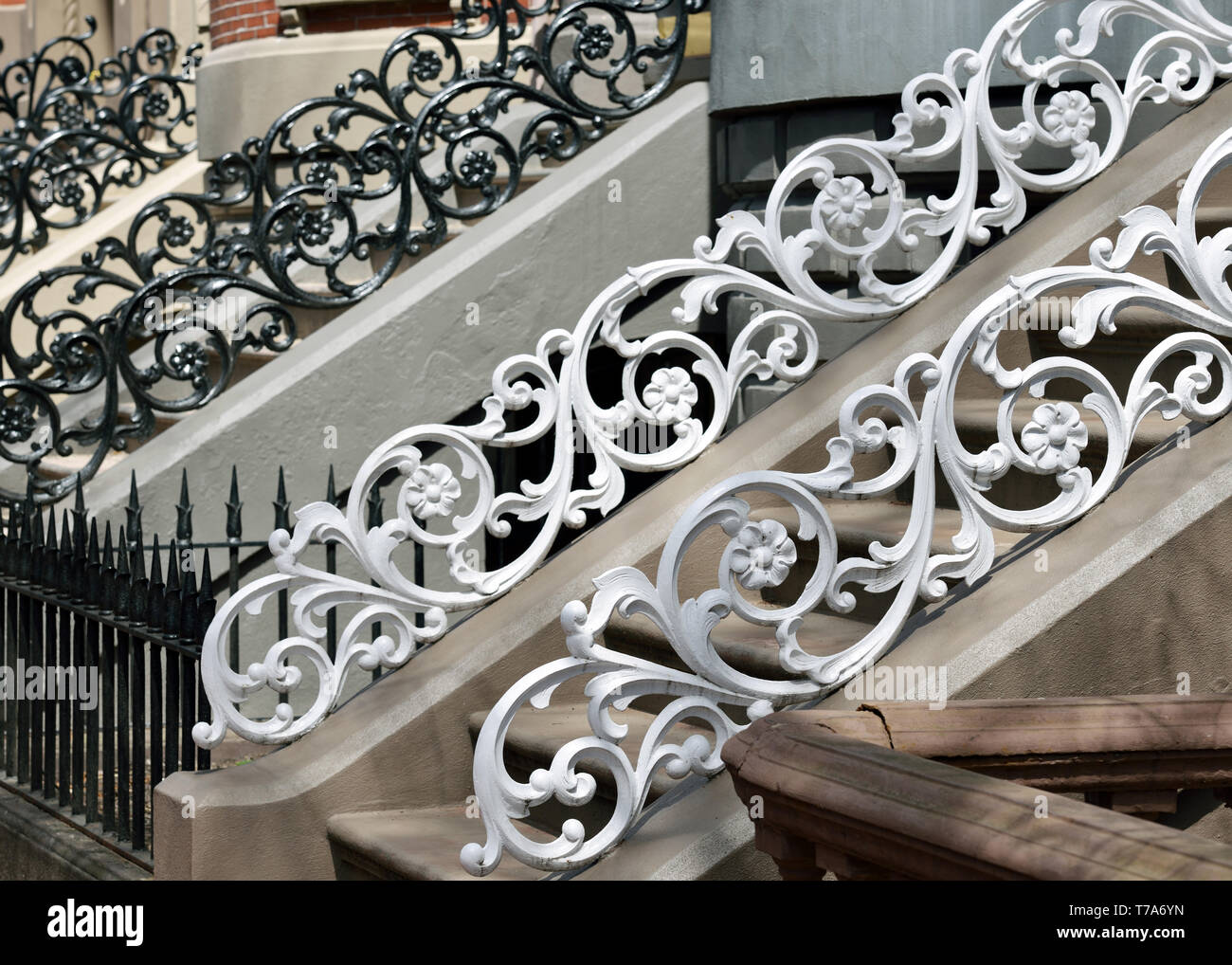 L'exécution de rose pattern. Décoratifs en fonte mains courantes en Boston South End Banque D'Images