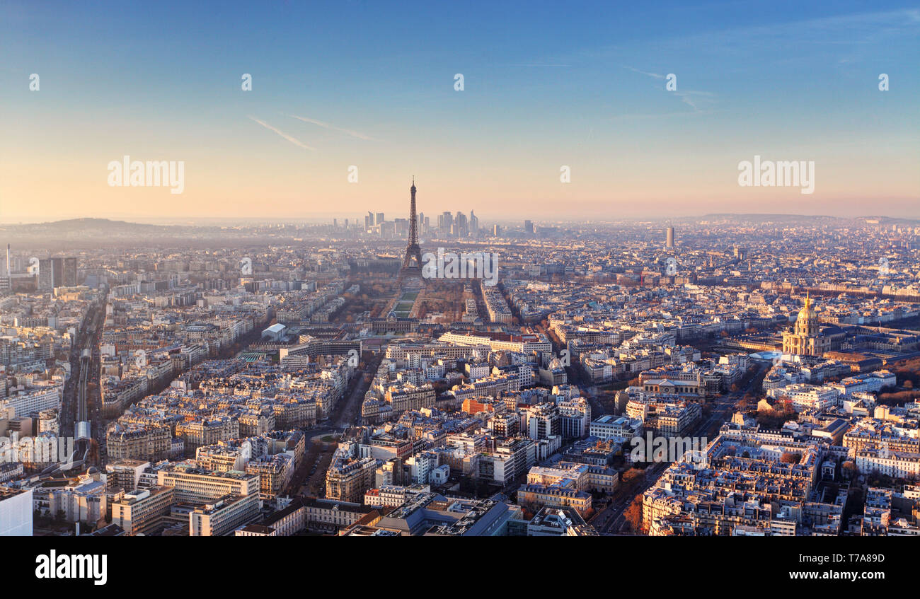 Panorama de Paris au coucher du soleil Banque D'Images