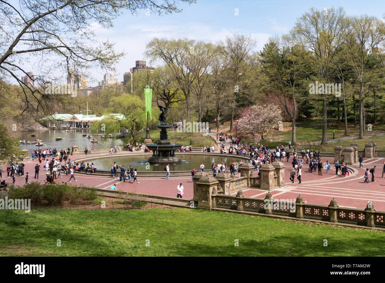 Les touristes appréciant Bethesda Terrace, Central Park, NYC Banque D'Images