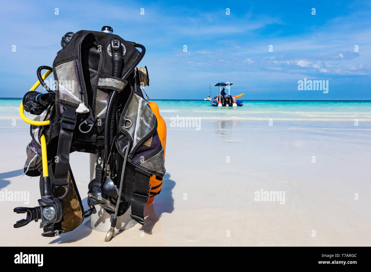 L'équipement de plongée sous-marine, sur la plage de Kendwa à Unguja aka l'île de Zanzibar Tanzanie Afrique de l'Est Banque D'Images