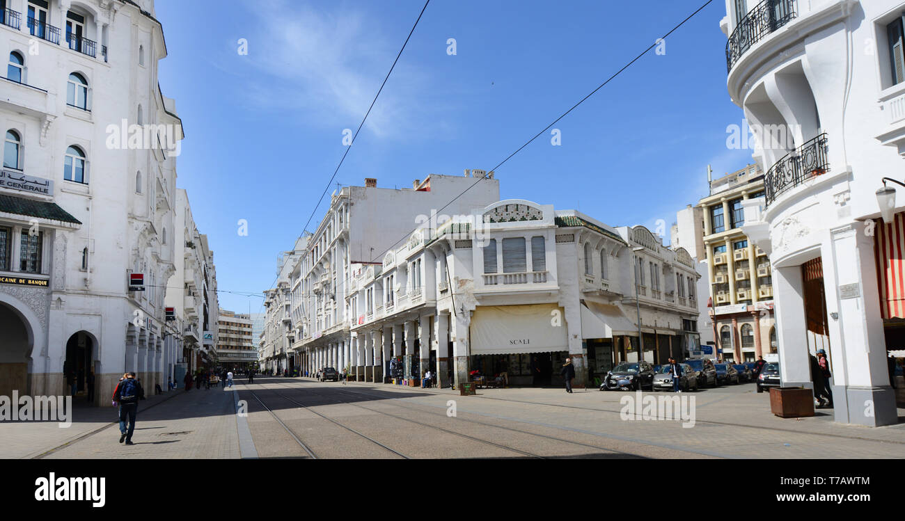 Boulevard Mohammed-V dans le centre de Casablanca. Banque D'Images