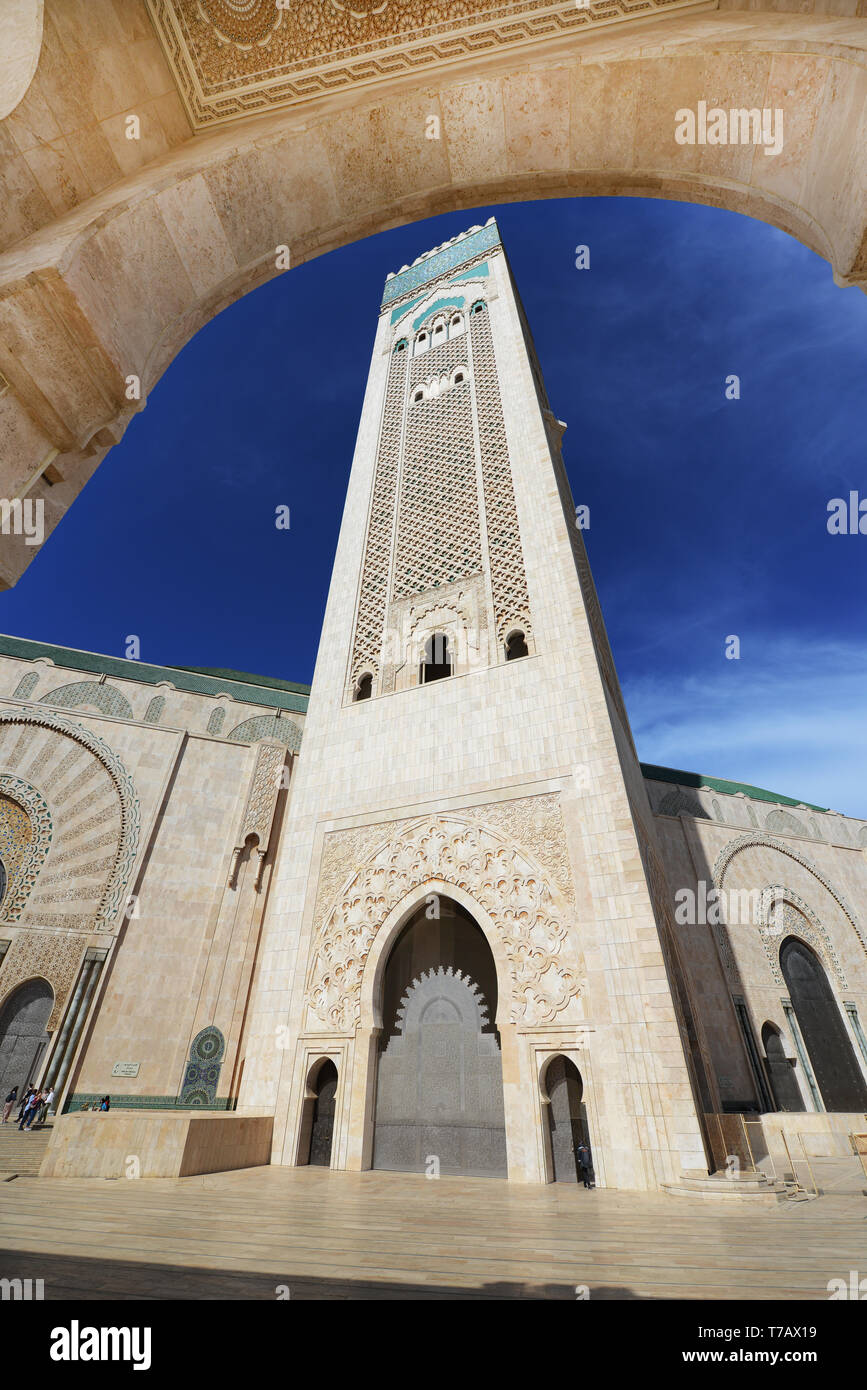 Le minaret de la mosquée Hassan II est le plus haut minaret du monde. Banque D'Images