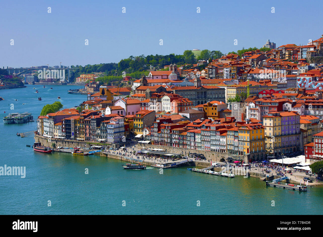 Vue sur la ville et le fleuve Douro à Porto, Portugal Banque D'Images