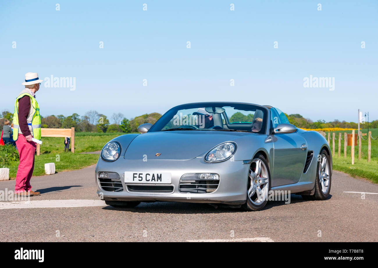 Classic 2006 Porsche Boxster voiture sport décapotable arrivant à Estate Archerfield, North Berwick Rotary Club Classic Tour en voiture, East Lothian, Scotland Banque D'Images