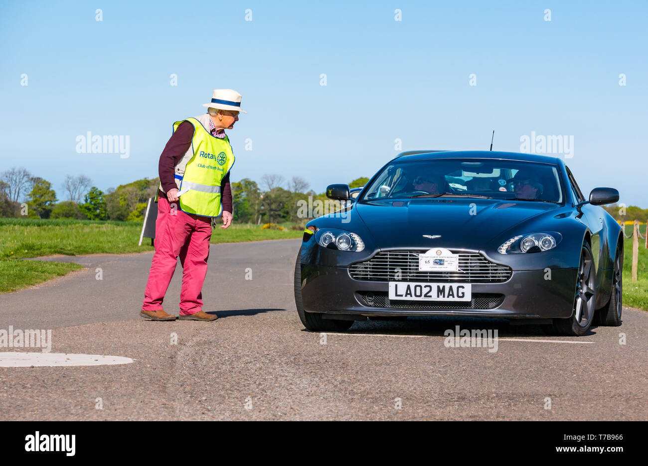Classic 2006 Voiture de sport Aston Martin arrivant à Estate Archerfield, North Berwick Rotary Club voiture classique d' 2019, East Lothian, Scotland, UK Banque D'Images