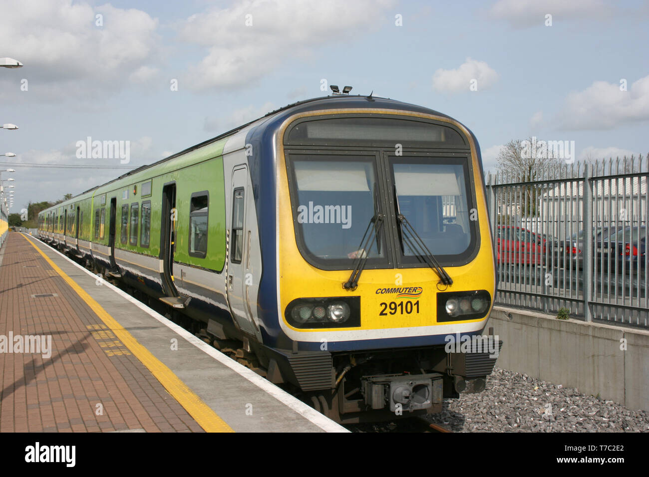 Newbridge station, l'Irlande, avril 2008, un service de train Iarnrod Eireann Banque D'Images