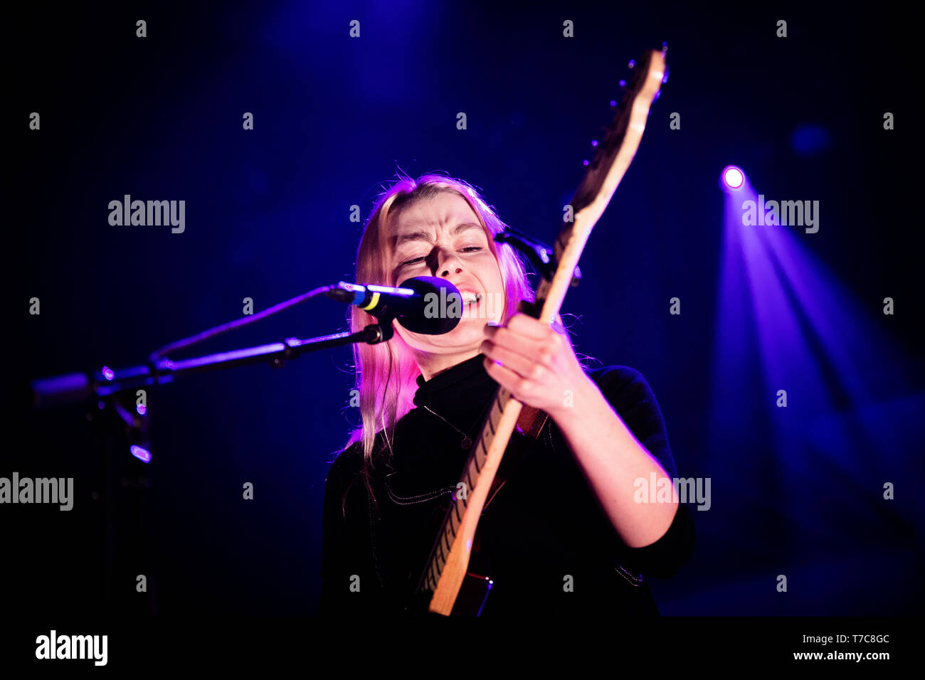 Danemark, copenhague - le 3 mai 2019. L'American Folk rock duo mieux l'Oubli Community Centre effectue un concert live à Vega à Copenhague. Ici le chanteur et guitariste Phoebe intermédiaires est vu sur scène. (Photo crédit : Gonzales Photo - Christian Hjorth). Banque D'Images