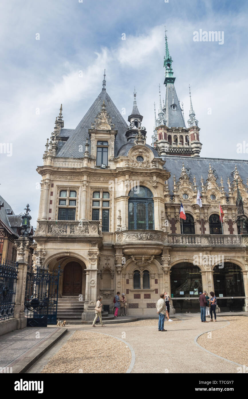 Editorial : Fécamp, Seine-maritime, FRANCE, Septembre 16, 2018 - L'entrée de l'abbaye bénédictine à Fécamp. Chaque jour de nombreux touristes viennent pour visiter Banque D'Images