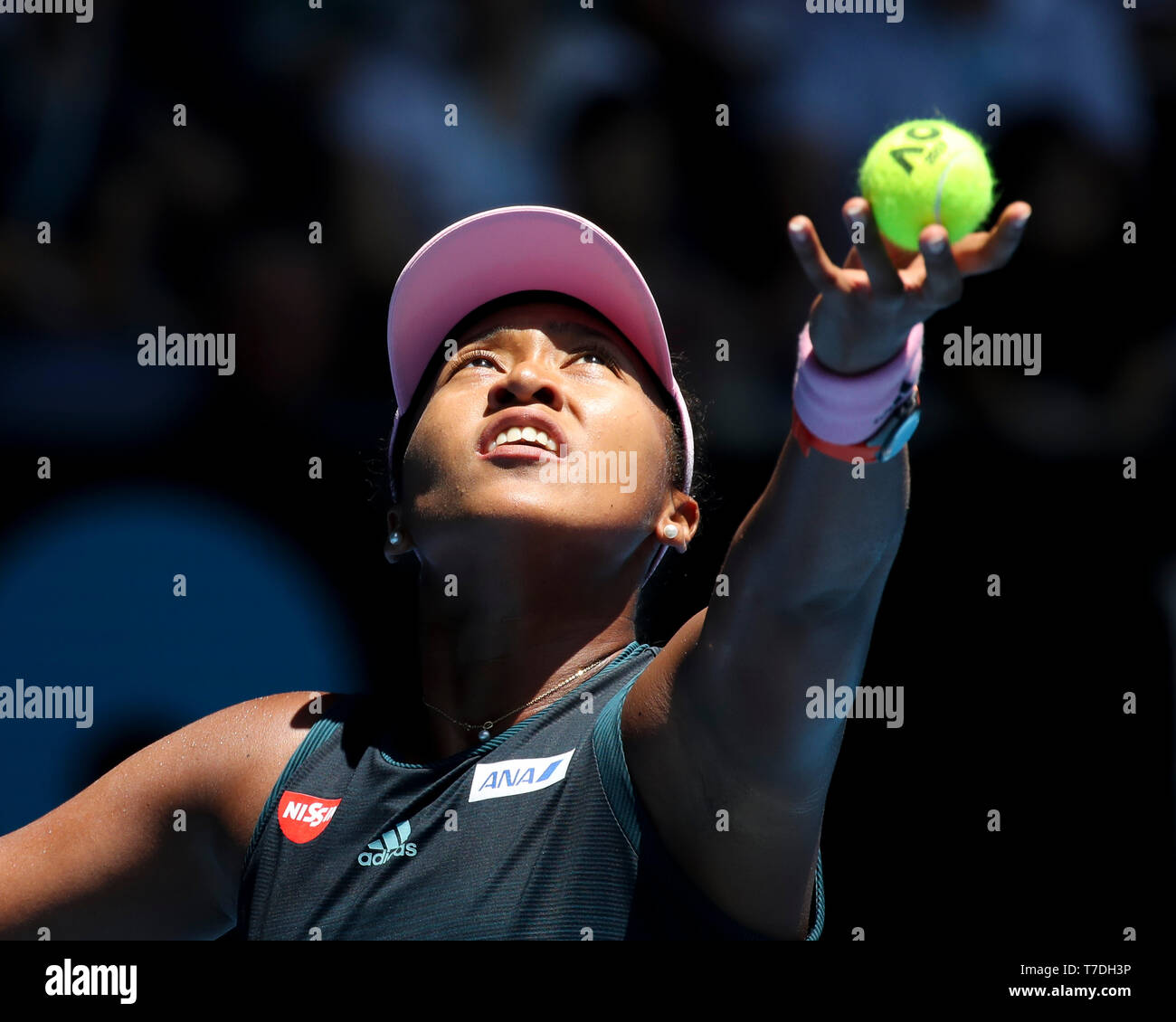 Joueur de tennis Japonais Naomi Osaka jouant pendant le tournoi de tennis Open d'Australie 2019, Melbourne Park, Melbourne, Victoria, Australie Banque D'Images