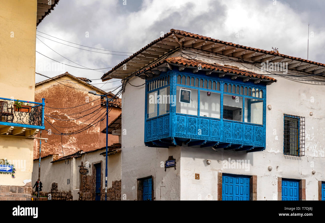 Vieux bâtiments coloniaux dans la ville de Cusco au Pérou. Banque D'Images