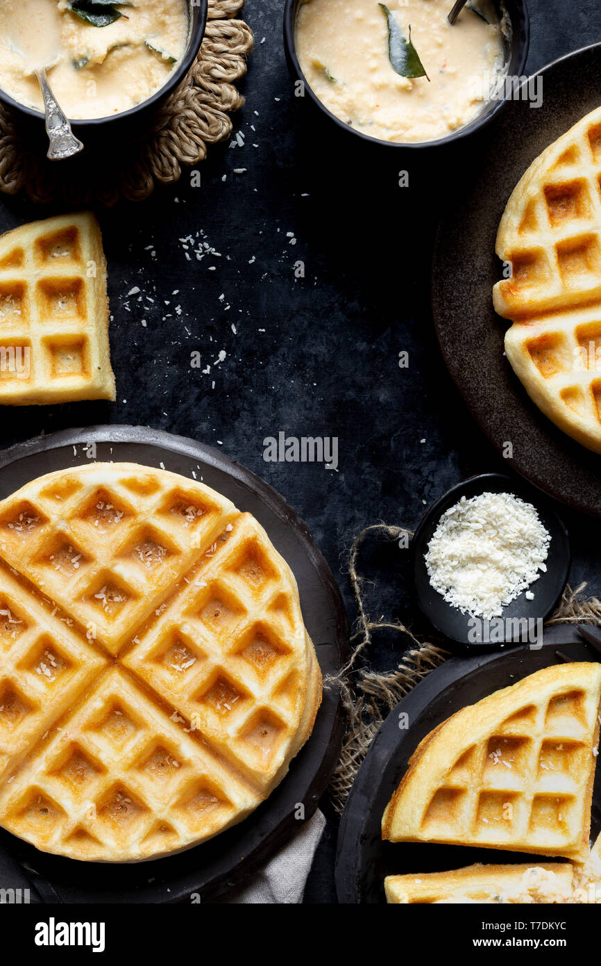 Vegan sans gluten salé de style indien Waffle Dosa Banque D'Images