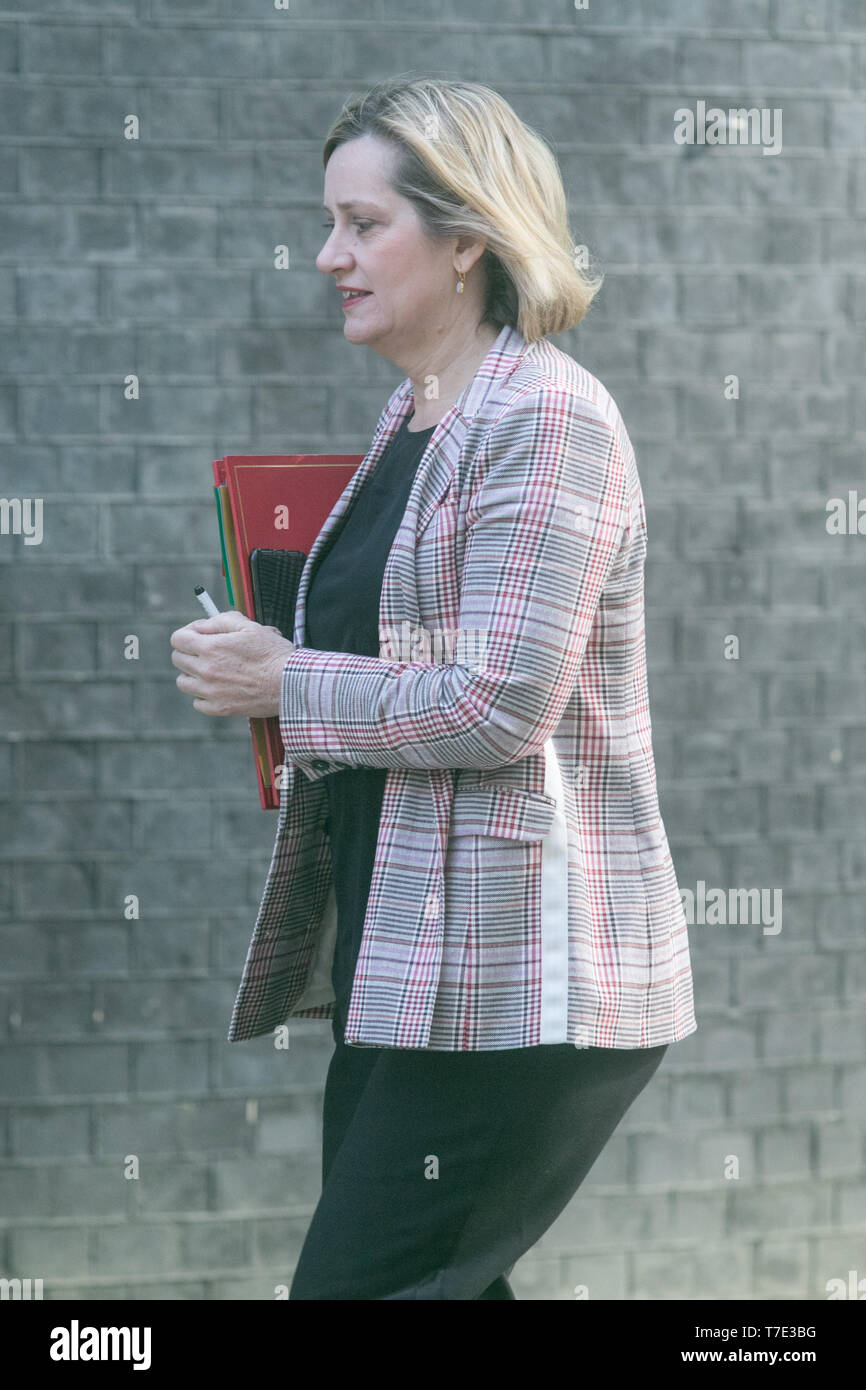 Londres, Royaume-Uni. 7 mai, 2019. L'Amber Rudd, Secrétaire d'État aux Travaux publics et pensions arrive à Downing Street pour la réunion hebdomadaire du cabinet Crédit : amer ghazzal/Alamy Live News Banque D'Images