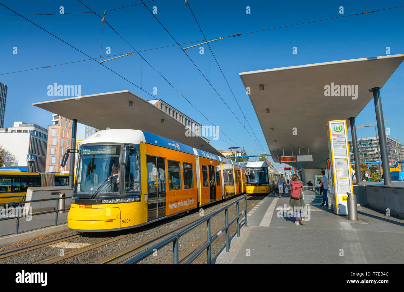 Tram-Haltestelle, Invalidenstrasse, Hauptbahnhof, Moabit, Mitte, Berlin, Deutschland Banque D'Images