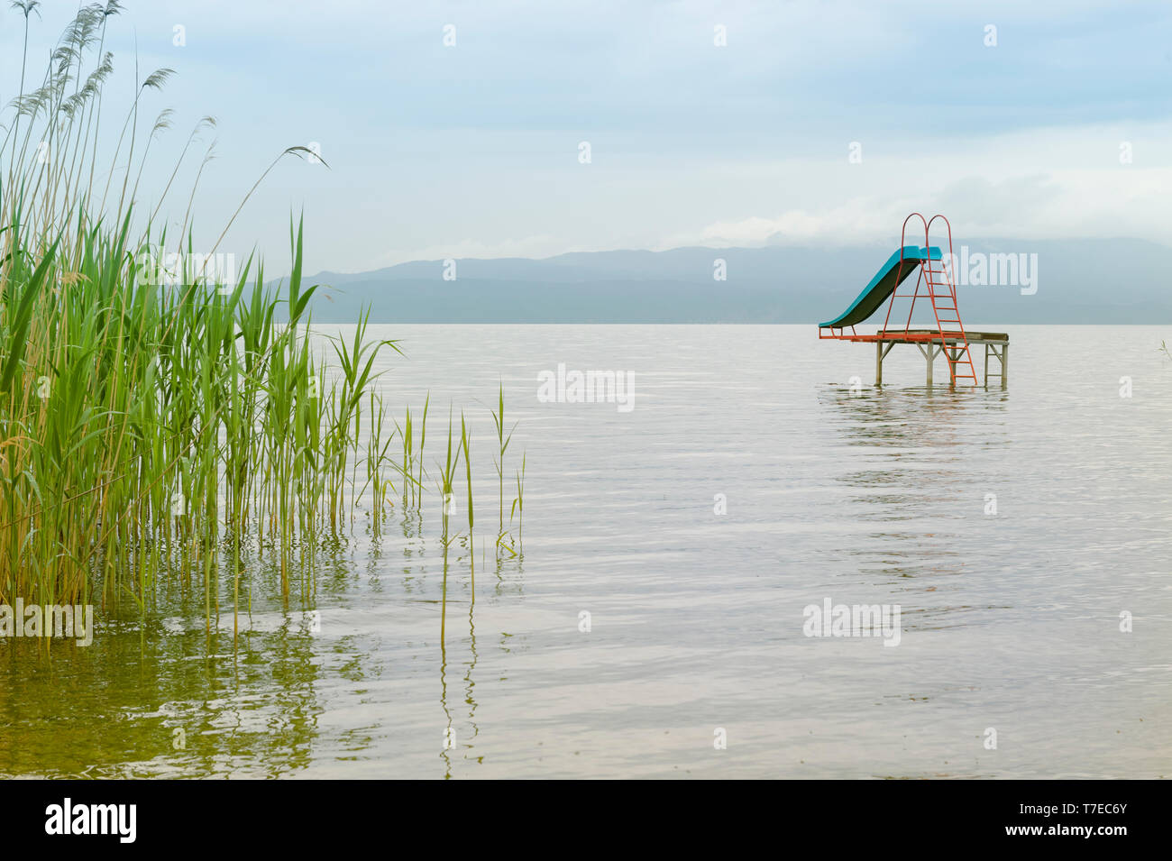 Faites glisser l'eau, le lac d'Ohrid, Macédoine Banque D'Images