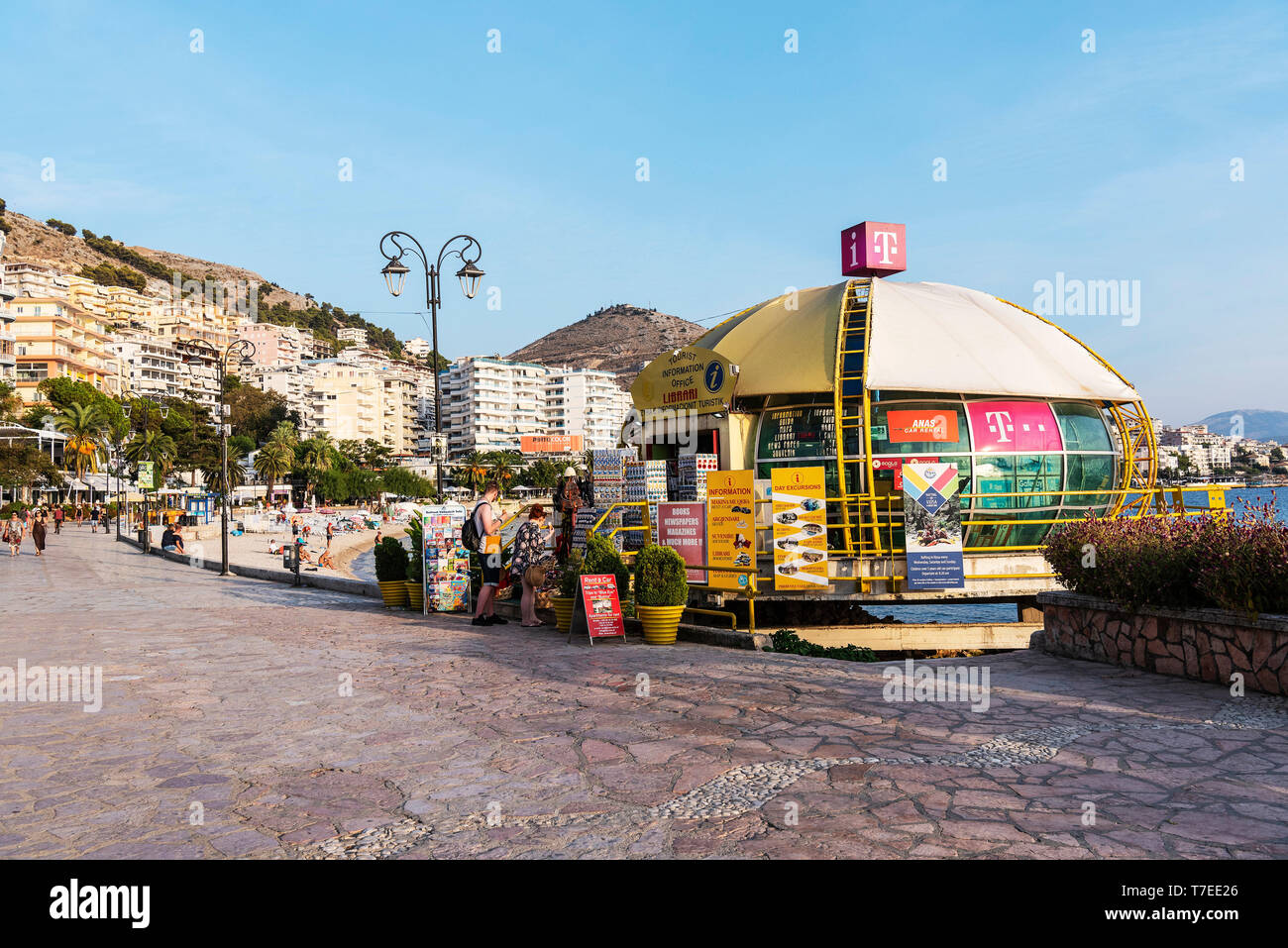 Informations touristiques, promenade, Saranda, Albanie, la Mer Ionienne Banque D'Images